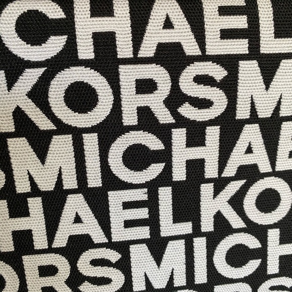 SOLD! NWT Michael Kors Kenly Pocket Crossbody - Picture 8 of 16